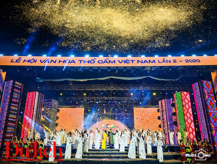 Hoành tráng Chương trình khai mạc Lễ hội Thổ cẩm Việt Nam lần II-2020