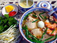 HỦ TÍU MỸ THO 100 NĂM DANH TIẾNG