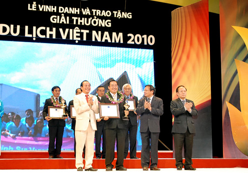 FIDITOUR đạt Top ten Lữ hành Quốc tế hàng đầu Việt Nam - Hạng Nhì Lữ hành Nội địa hàng đầu Việt Nam 2010 - 2