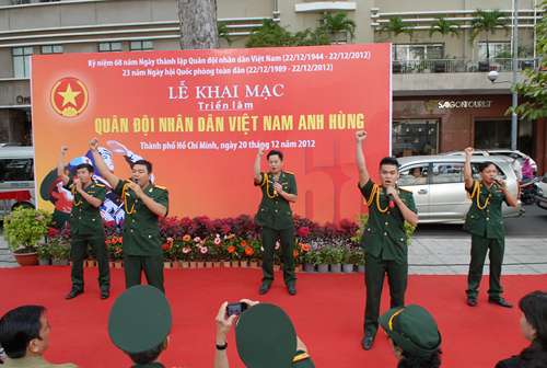 Triển Lãm Ảnh “Quân Đội Nhân Dân Việt Nam Anh Hùng” - 3