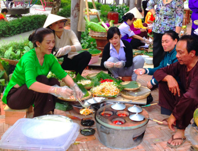Nha Trang: Champa Island đưa &#34;Ẩm thực quang gánh&#34; vào hoạt động - 1