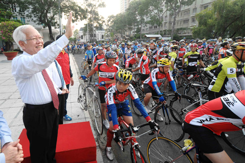 TPHCM: Diễu hành và đua xe đạp “Về Chiến khu Rừng Sác anh hùng” - 2