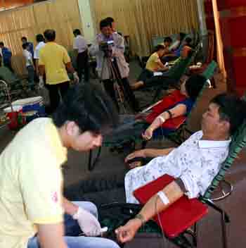 Nha Trang: 177 Đoàn viên tham gia: “Những giọt máu hồng Khatoco 2013” - 2