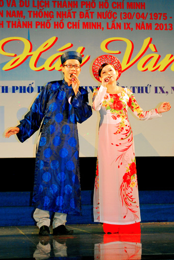 Tưng bừng khai mạc Vòng Chung kết Xếp giải Liên hoan Giọng hát Vàng Ngành Du lịch TP.HCM, lần IX, năm 2013 - 23