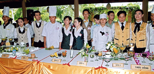 Khách sạn Hương Sen: 20 năm xây dựng và phát triển - 1