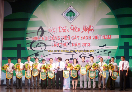 Hội diễn VNQC Hiệp hội Công viên Cây xanh Việt Nam, lần I, năm 2013:  Bay cao Tiếng hát Công nhân cây xanh - 1