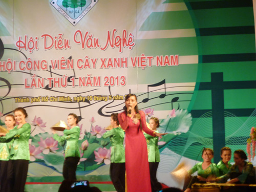 Hội diễn VNQC Hiệp hội Công viên Cây xanh Việt Nam, lần I, năm 2013:  Bay cao Tiếng hát Công nhân cây xanh - 12