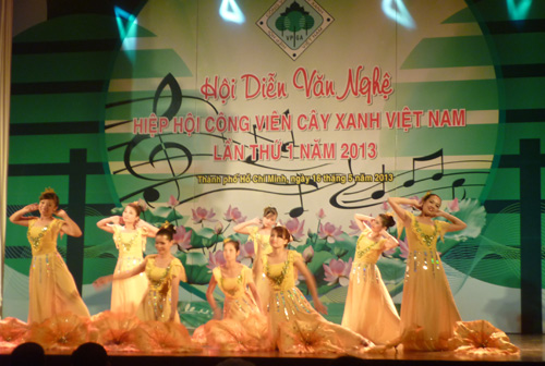 Hội diễn VNQC Hiệp hội Công viên Cây xanh Việt Nam, lần I, năm 2013:  Bay cao Tiếng hát Công nhân cây xanh - 9