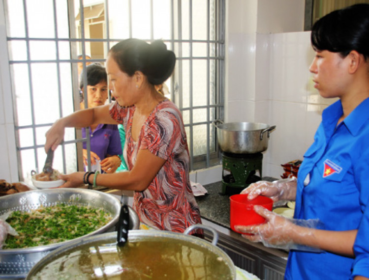 Nha Trang: Khatoco tổ chức Ngày Bếp ăn từ thiện - 1