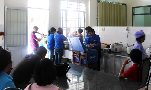 Nha Trang: Khatoco tổ chức Ngày Bếp ăn từ thiện - 2