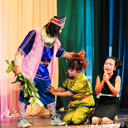 FESTIVAL ĐUA GHE NGO ĐỒNG BÀO KHMER VÙNG ĐBSCL – SÓC TRĂNG LẦN I – 2013:  Festival Đua Ghe Ngo là đặc trưng Văn hóa Tây Nam Bộ - 12