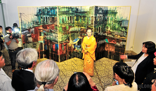 TP.Hồ Chí Minh: Độc đáo tranh lụa Katazome – Nhật Bản - 1