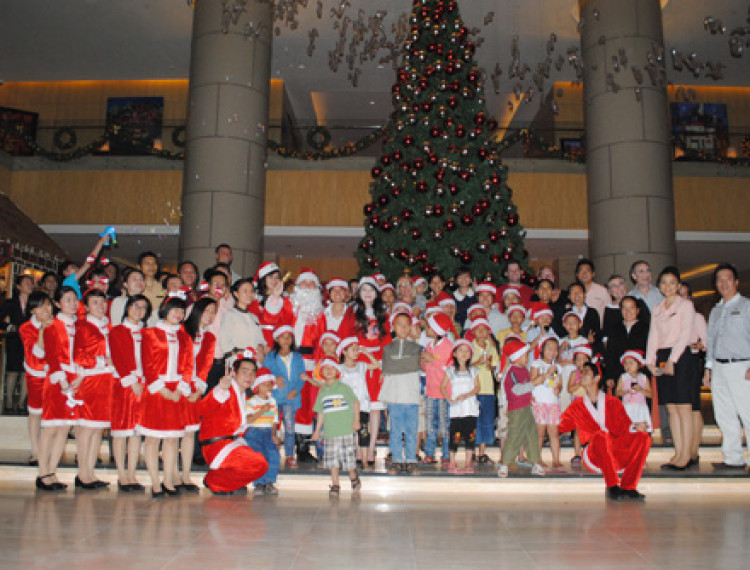 Sheraton Nha Trang Hotel & Spa: Tổ chức Noel cho Trẻ mồ côi - 1