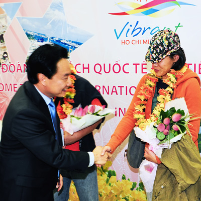TP.Hồ Chí Minh: Đón đoàn khách Quốc tế xông đất đầu năm 2014 - 2