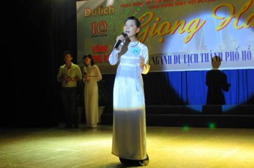 CHUNG KẾT II – GIỌNG HÁT VÀNG NGÀNH DU LỊCH, 2014: THÍ SINH THI TÀI SAY MÊ, KHÁN GIẢ CỔ VŨ NHIỆT TÌNH! - 14