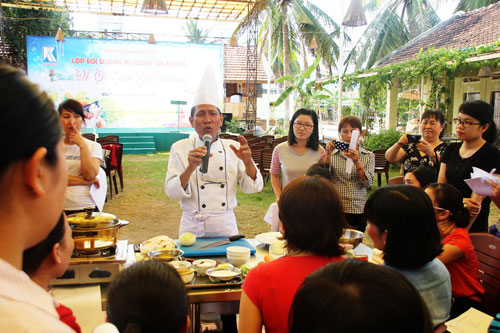 Nha Trang: Khatoco bồi dưỡng kiến thức nấu ăn cho nữ công nhân viên - 1