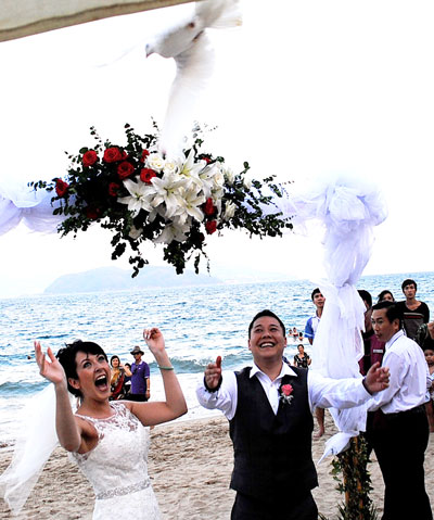 Tổ chức tiệc cưới trên bãi biển Nha Trang - 3