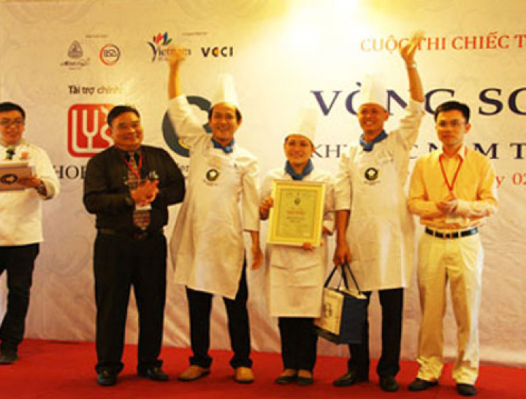 Vòng Sơ kết khu vực Nam Trung bộ Cuộc thi “Chiếc Thìa Vàng”: Đội khách sạn Hải Âu &#40;Bình Định&#41; đoạt Giải nhất - 1