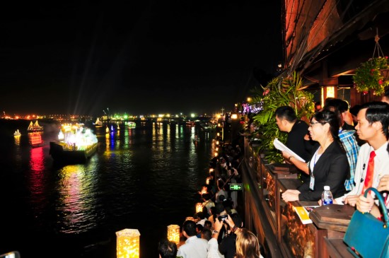 RỰC RỠ SẮC MÀU LỄ HỘI THUYỀN ĐĂNG - 4