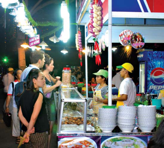 Du lịch TP.Hồ Chí Minh rộn ràng dịp cuối năm - 4