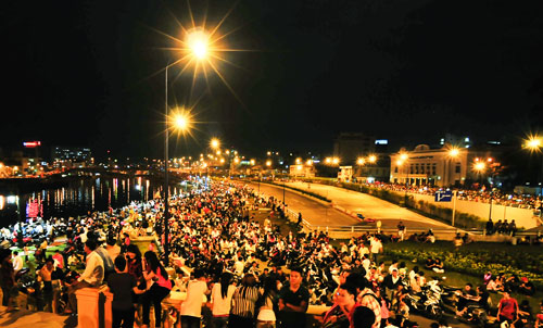 Rực rỡ đêm pháo hoa ĐÓN CHÀO NĂM MỚI 2015 - 5