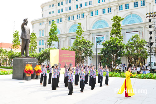 Long Trọng Lễ khánh thành Tượng đài Chủ tịch Hồ Chí Minh - 14