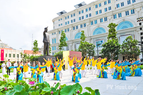 Long Trọng Lễ khánh thành Tượng đài Chủ tịch Hồ Chí Minh - 12