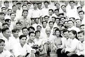 Kỷ niệm 90 năm ngày báo chí cách mạng Việt Nam &#40;21/6/1925 - 21/6/2015&#41;  Báo chí cách mạng Việt Nam  90 năm đồng hành cùng dân tộc - 4