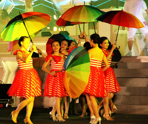 Bế mạc Festival biển Nha Trang 2015: Lời cám ơn đến người dân Khánh Hòa và du khách - 5