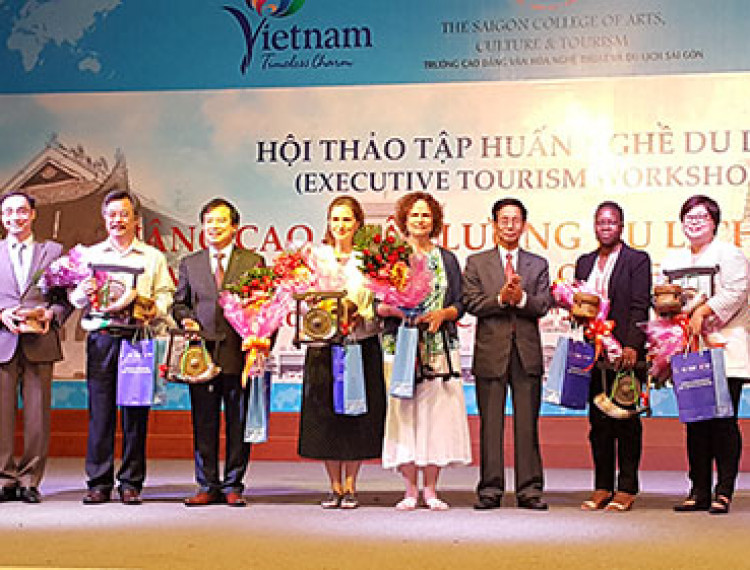 Hội thảo tập huấn về Nghề Du lịch                nâng cao năng lực quản lý và chất lượng phục vụ - 1
