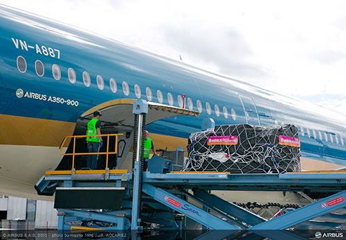 Vietnam Airlines và Airbus vận chuyển miễn phí máy lọc thận nhân tạo cho Bệnh viện Thận Hà Nội - 2