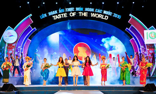 Đặc sắc Đêm khai mạc Liên hoan món ngon các nước 2015 - 8