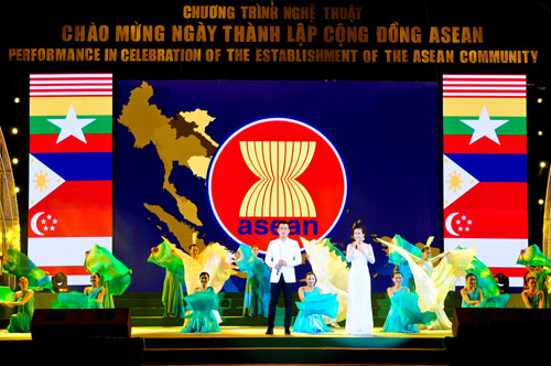 Lễ thượng cờ ASEAN tại Thành phố Hồ Chí Minh - 5