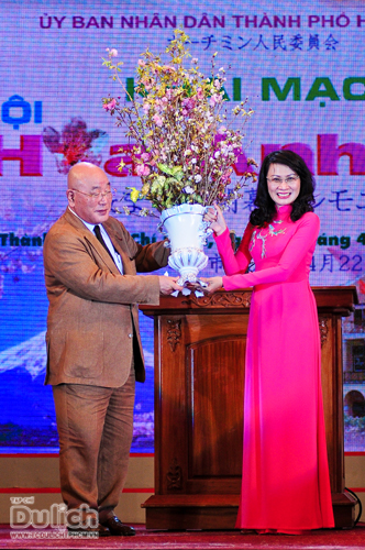 Nồng ấm tình hữu nghị Việt – Nhật  đêm khai mạc Lễ hội hoa anh đào - 2016 - 4