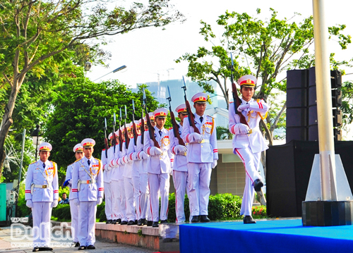 LONG TRỌNG LỄ THƯỢNG CỜ ASEAN - 9