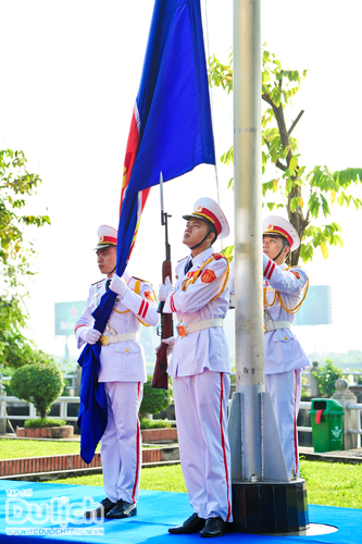 LONG TRỌNG LỄ THƯỢNG CỜ ASEAN - 15