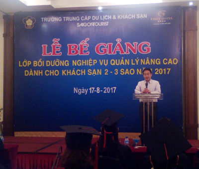 TP.Hồ Chí Minh: 42 cán bộ quản lý khách sạn 2-3 sao được cấp giấy chứng nhận Bồi dưỡng nghiệp vụ quản lý nâng cao - 2