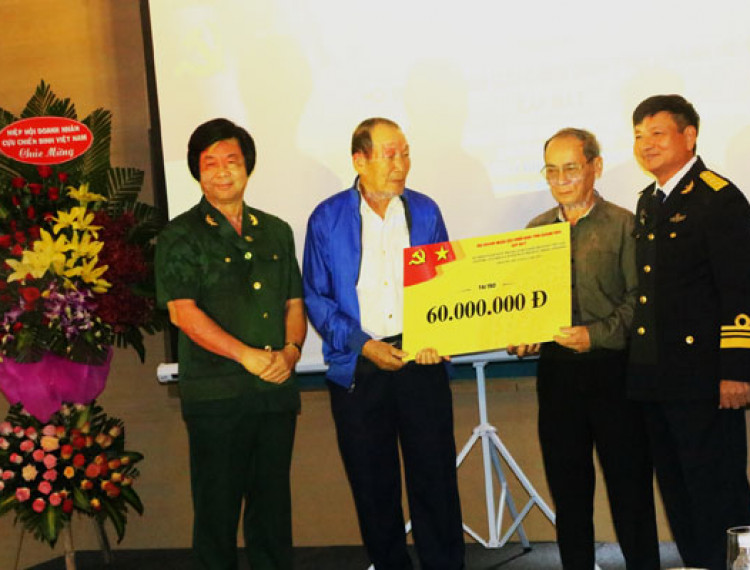 Hội doanh nhân Cựu chiến binh Khánh Hòa hỗ trợ từ thiện gần 1 tỉ đồng - 1