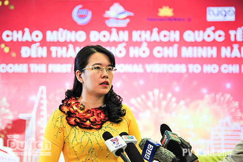 TP.Hồ Chí Minh đón đoàn khách xông đất đầu năm 2019 - 3