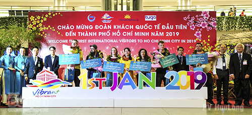 TP.Hồ Chí Minh đón đoàn khách xông đất đầu năm 2019 - 2