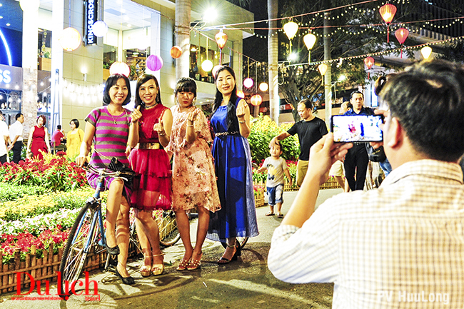 Tết Kỷ Hợi – Du xuân Hội chợ hoa Phú Mỹ Hưng selfie cùng những chú heo cực cute - 16