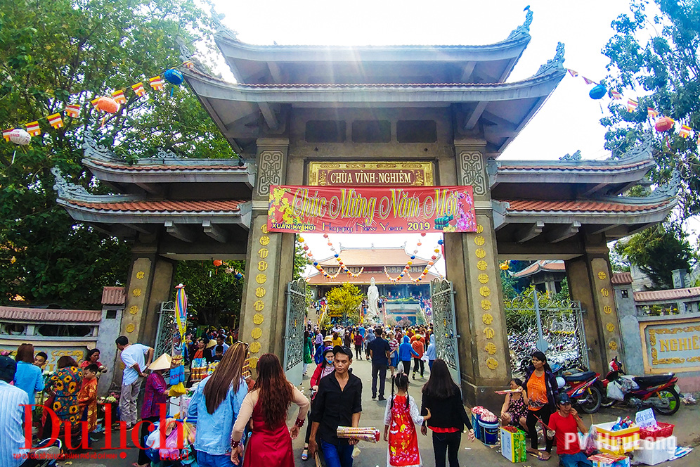 Tết Kỷ Hợi - Người dân Sài Gòn nô nức viếng chùa lễ Phật đầu Xuân - 1
