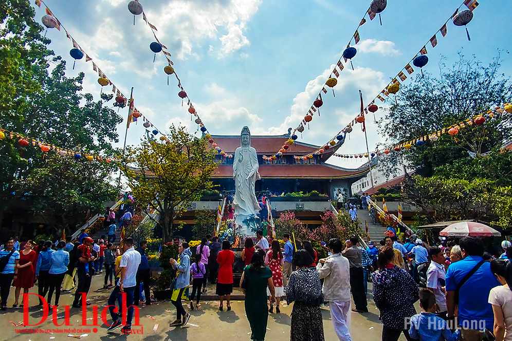 Tết Kỷ Hợi - Người dân Sài Gòn nô nức viếng chùa lễ Phật đầu Xuân - 6