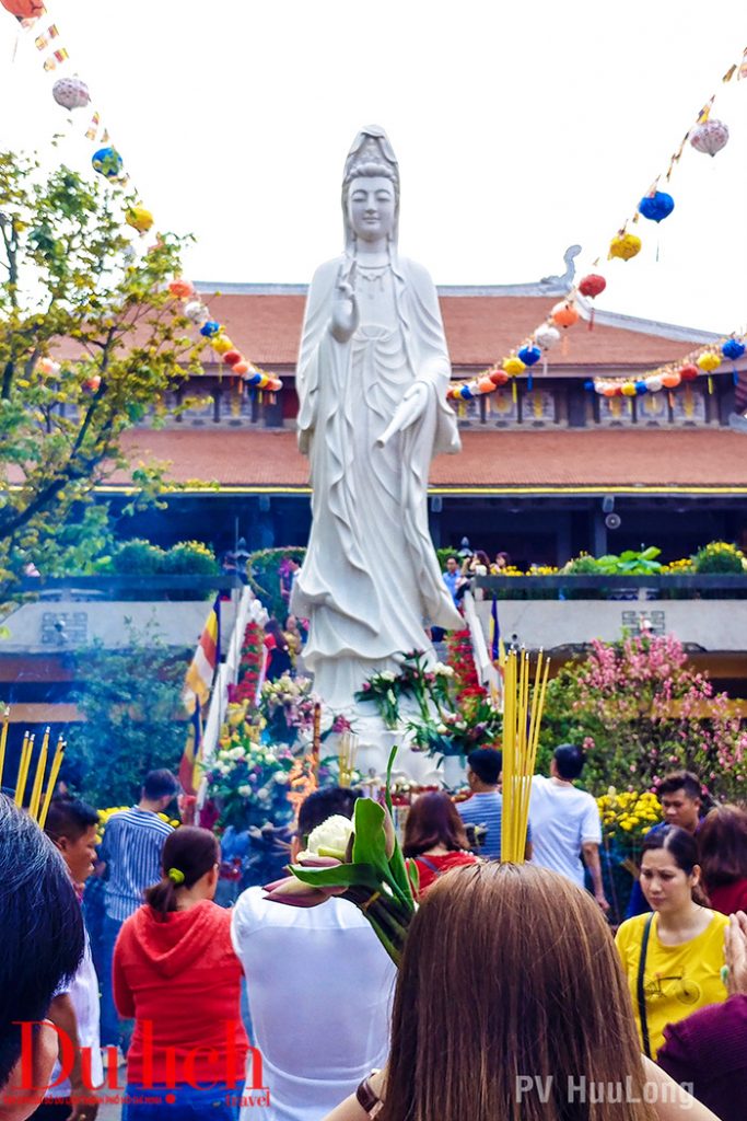 Tết Kỷ Hợi - Người dân Sài Gòn nô nức viếng chùa lễ Phật đầu Xuân - 7