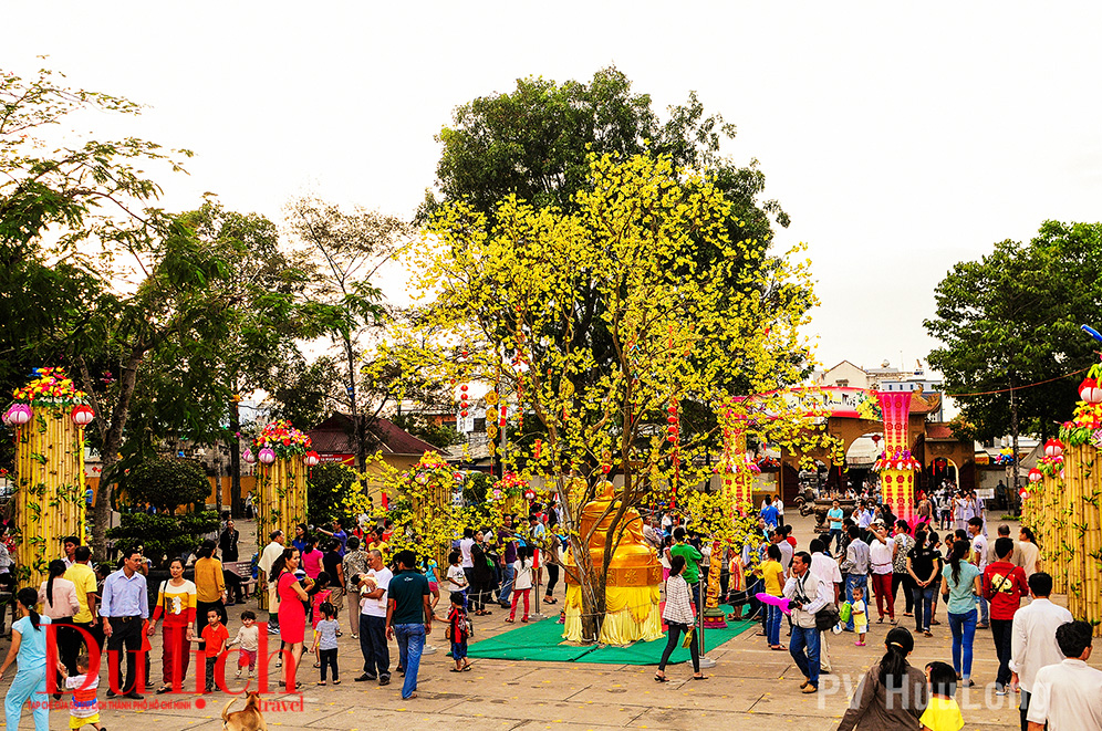 Tết Kỷ Hợi - Người dân Sài Gòn nô nức viếng chùa lễ Phật đầu Xuân - 8