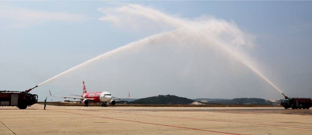 Nha Trang chào đón chuyến bay AirAsia đầu tiên từ Bangkok - 1