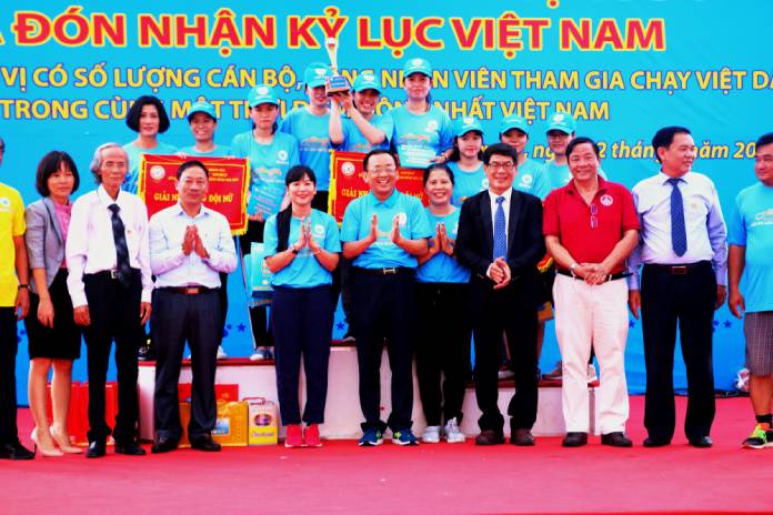 “Sanest, Sanvinest đồng hành cùng sức khỏe cộng đồng  và đón nhận Kỷ lục Việt Nam” - 4