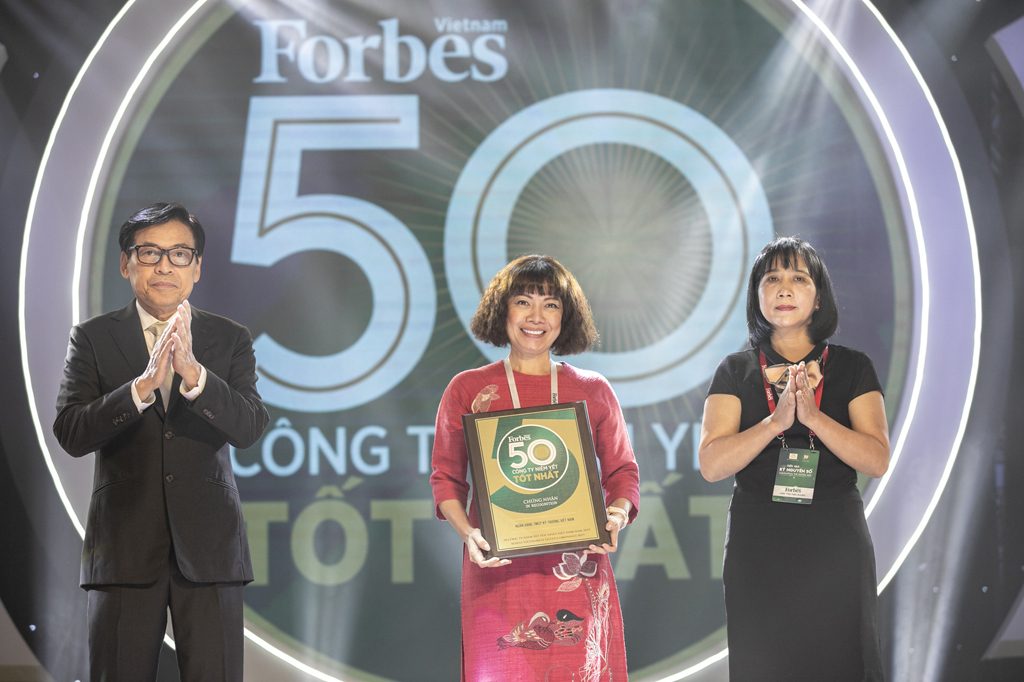 Techcombank được Forbes vinh danh top 50 công ty niêm yết tốt nhất Việt Nam - 1