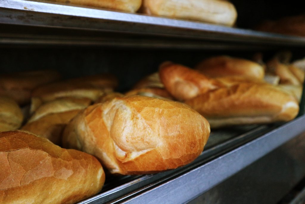 Bánh mì nhanh chóng phổ biến ở Sài Gòn từ đầu thế kỷ XX.