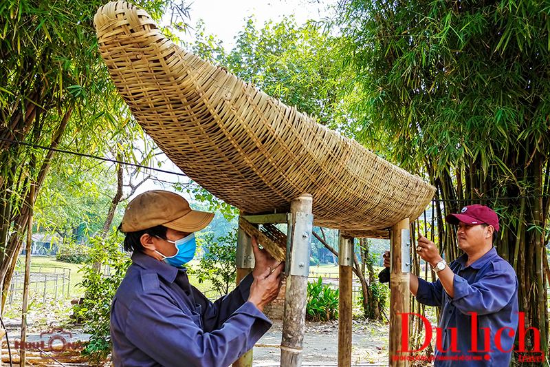 Khẩn trương thi công các hạng mục trang trí Đường hoa Tết Tân Sửu - 10